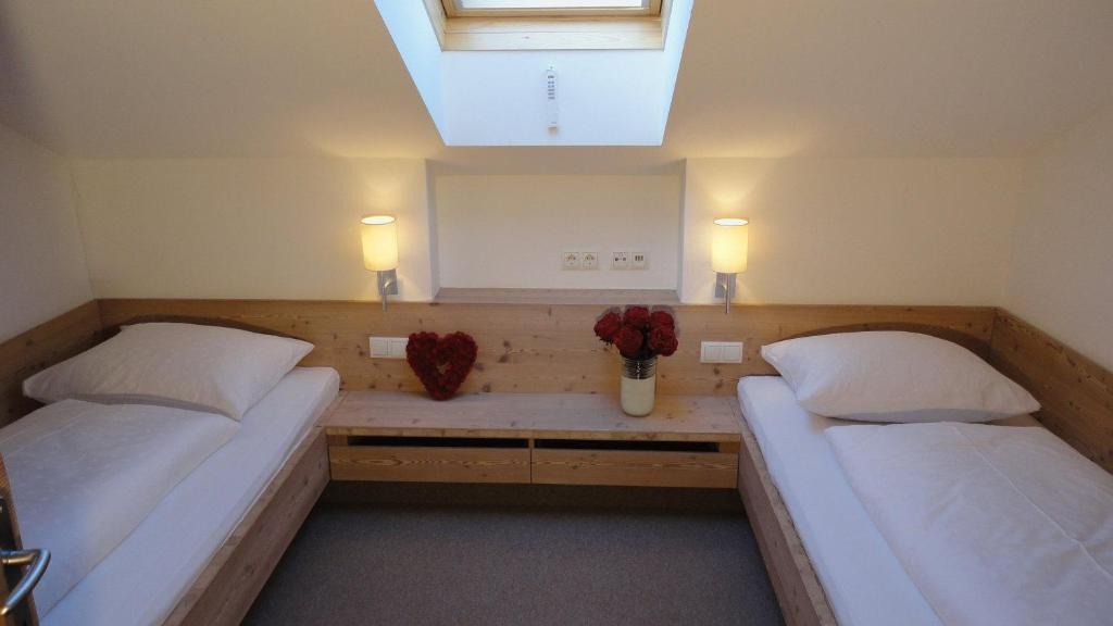 Landhaus Schoesser-Brandler Mayrhofen Room photo